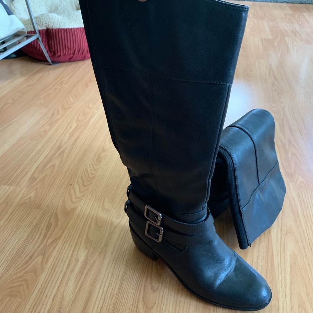 Boots - Picture 2 of 5